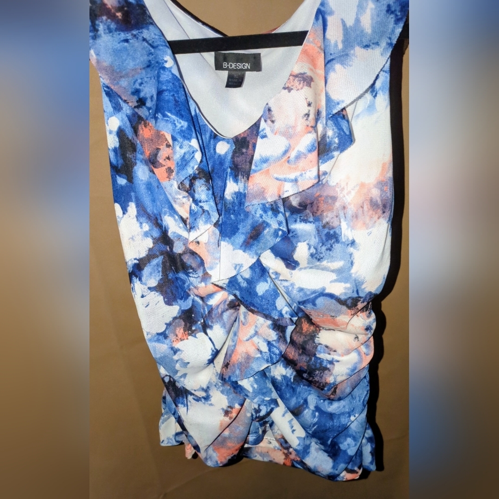 Floral Top - Picture 3 of 3